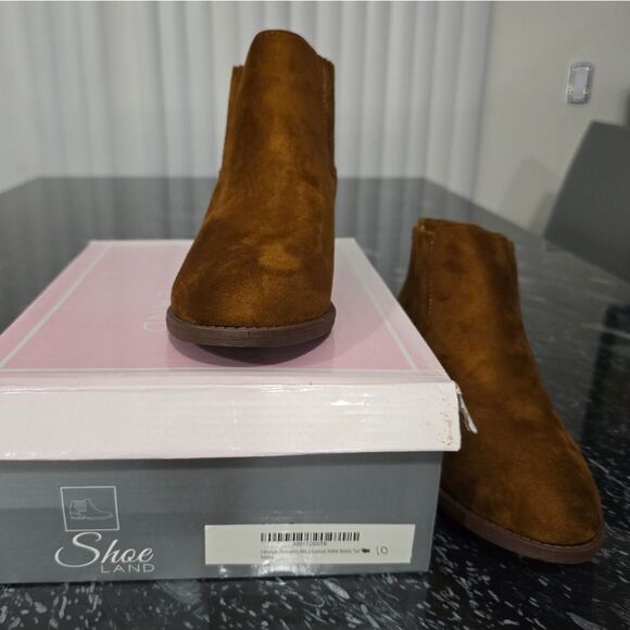 BRAND NEW SHOELAND ARLO- LOW STACKED HEEL ALMOND TOE CASUAL ANKLE BOOTIES - Picture 14 of 15